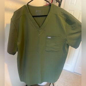 FIGS- Men’s scrubs top